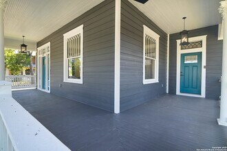 207 Loretta Pl in San Antonio, TX - Building Photo - Building Photo