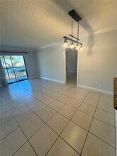 9722 Hammocks Blvd in Miami, FL - Building Photo - Building Photo