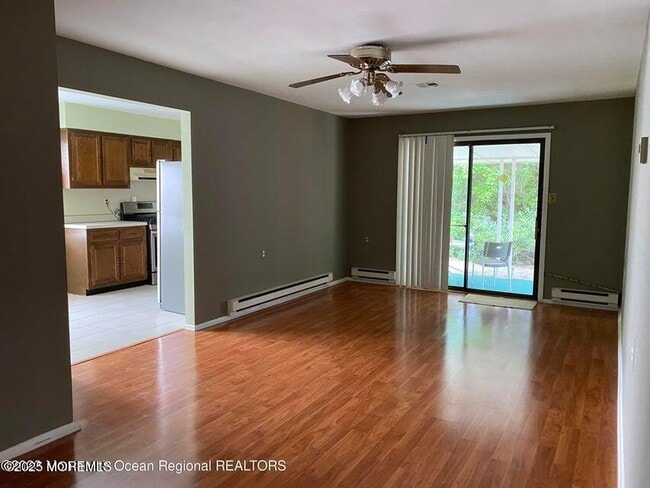 8 Brenner Ct in Brick, NJ - Building Photo - Building Photo