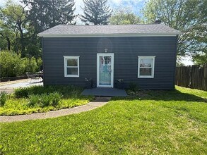230 Center Grange Rd in Aliquippa, PA - Building Photo - Building Photo