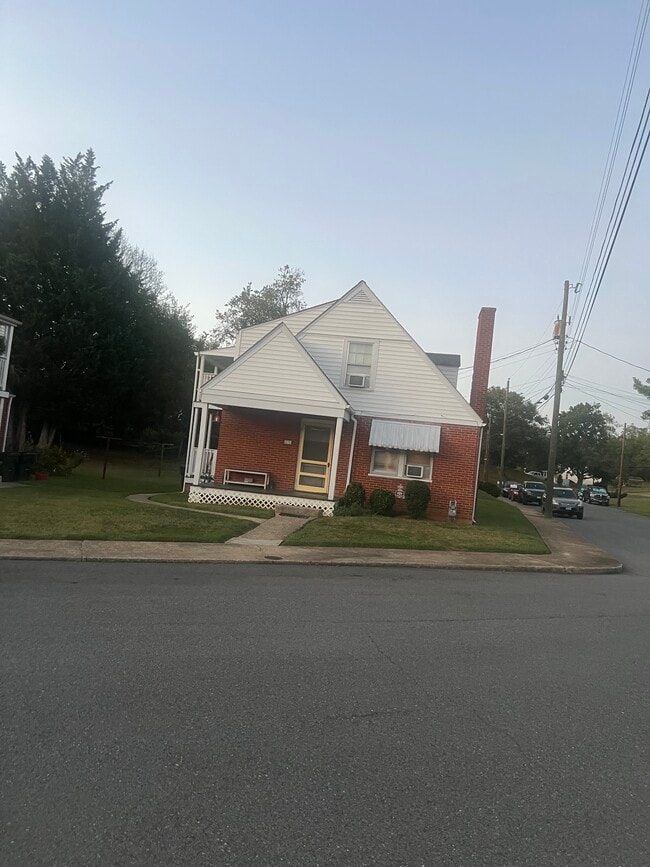 428 Benson St, Unit Number B