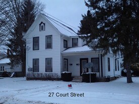 27 Court St Apartments