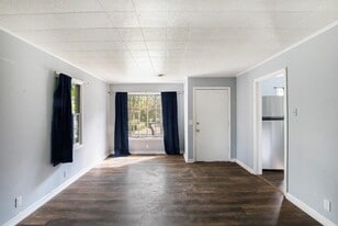 1012 Woodbine Ave in Lansing, MI - Building Photo