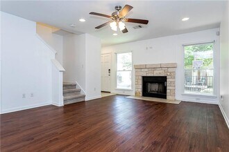 6900 E Riverside Dr in Austin, TX - Building Photo - Building Photo