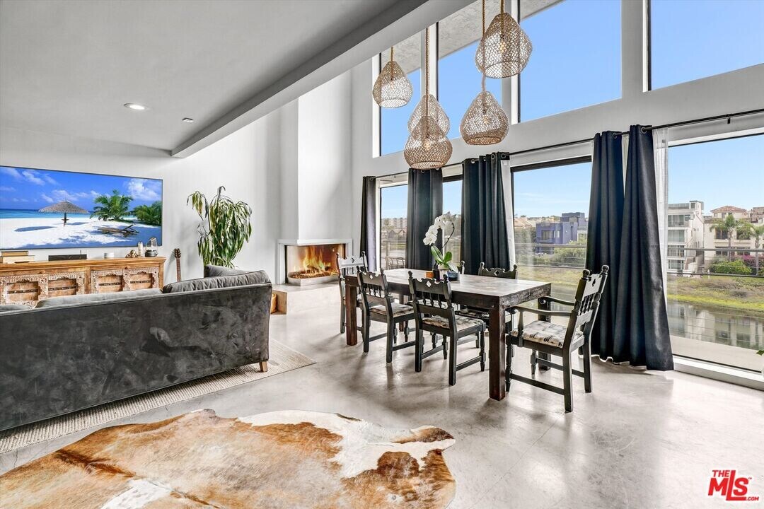 4105 Pacific Ave in Marina Del Rey, CA - Building Photo