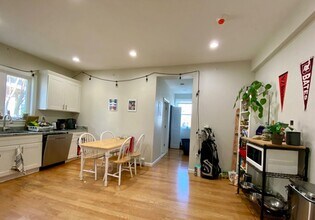 74 Berkshire St in Cambridge, MA - Building Photo - Building Photo
