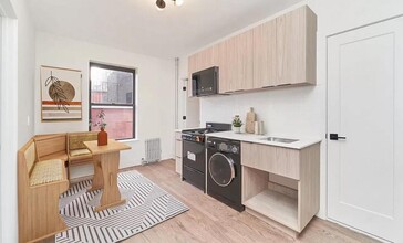 208 E 6th St in New York, NY - Building Photo - Building Photo