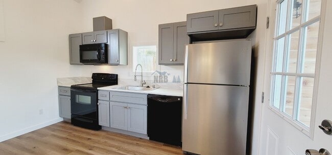 5621 N 44th St in Tacoma, WA - Building Photo - Building Photo