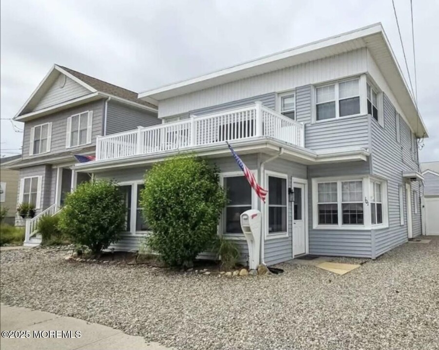 101 Guyer Ave in Lavallette, NJ - Building Photo