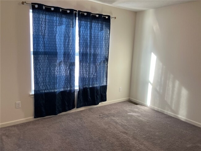 3 Sweet Alysum Wy in West Henrietta, NY - Building Photo - Building Photo