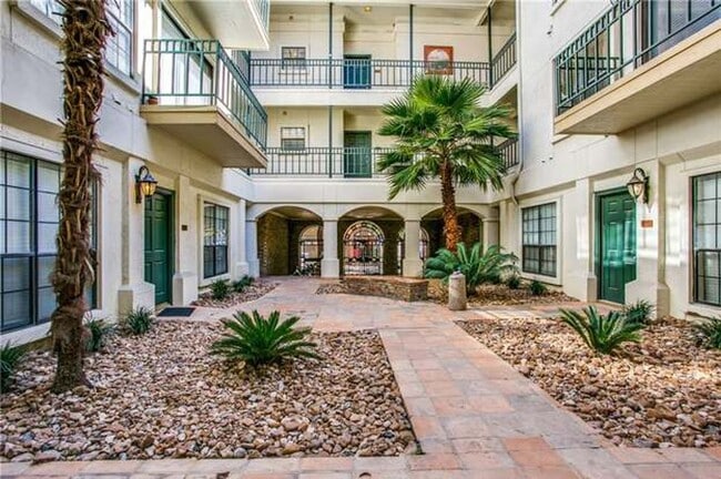 property at 1908 San Antonio St