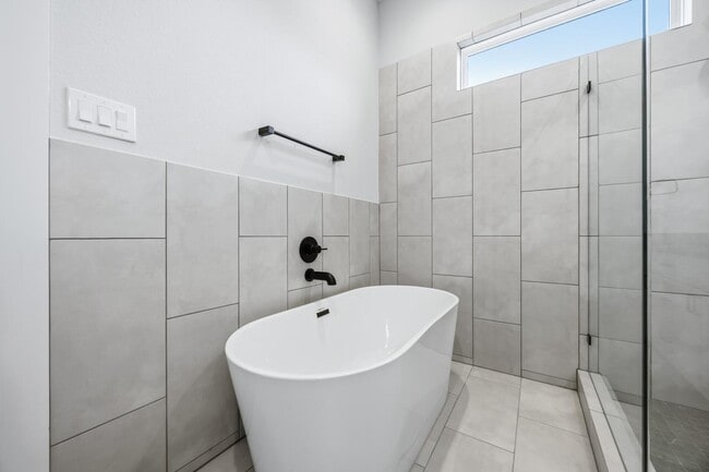 6107 Campos Dr in Houston, TX - Building Photo - Building Photo