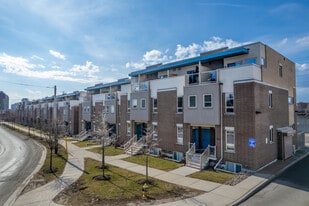 92-112 Caledonia Park Rd in Toronto, ON - Building Photo