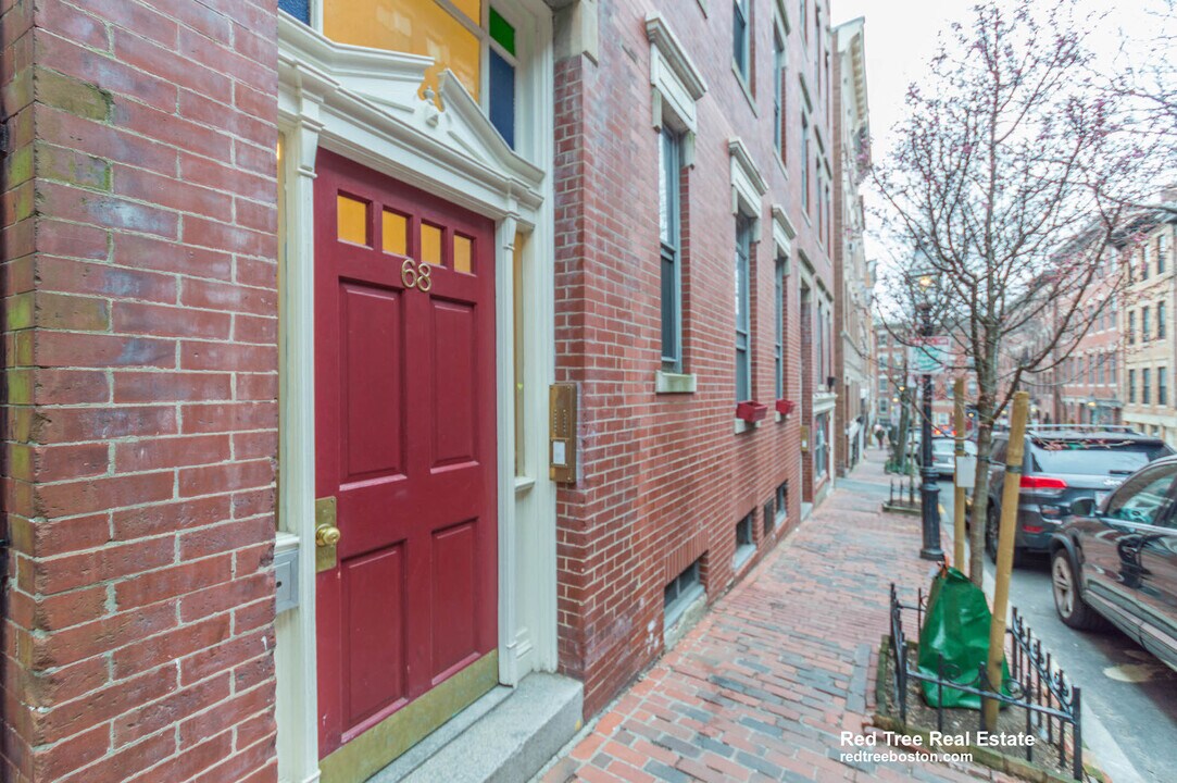 68 Phillips St in Boston, MA - Building Photo