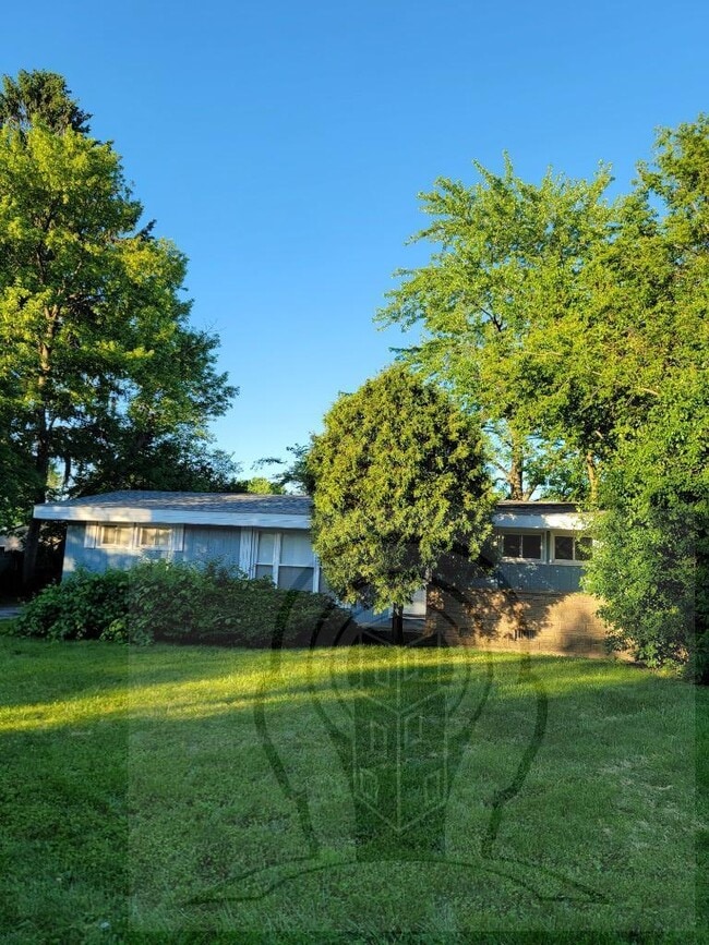 property at 1227 Deerfield Rd