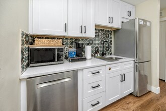 3026 Hillsdale Ave in Largo, FL - Building Photo - Building Photo