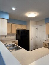 23172 Grist Mill Ct, Unit 23172 Grist Mill in Olmsted Falls, OH - Building Photo - Building Photo