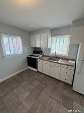 180 Buena Vista Ave in Newington, CT - Building Photo - Building Photo