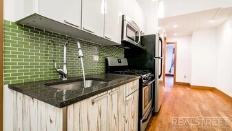 Jefferson Street, Unit 2L in Brooklyn, NY - Building Photo