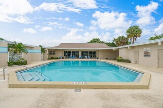 410 NE 17th Ave in Boynton Beach, FL - Building Photo - Building Photo