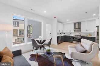 1312 13th St NW, Unit 1312 13th St NW Unit 9 in Washington, DC - Building Photo - Building Photo