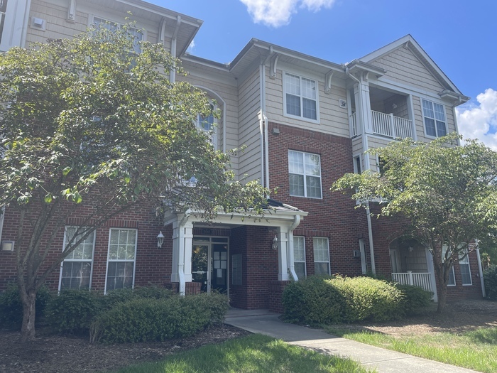 534 Ives Ct in Chapel Hill, NC - Building Photo