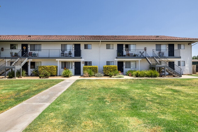 Terre at the Ranch in Ramona, CA - Foto de edificio - Building Photo
