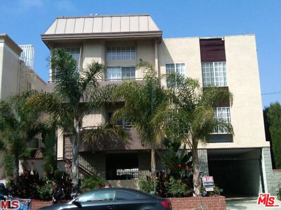 1652 Colby Ave in Los Angeles, CA - Building Photo