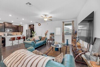 112 Gracie Wy in Hutto, TX - Building Photo - Building Photo