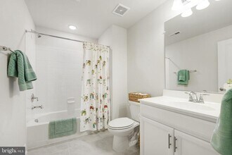 2067 Alder Ln in Dumfries, VA - Building Photo - Building Photo