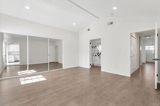 5434 Sylvia Ave in Los Angeles, CA - Building Photo - Building Photo