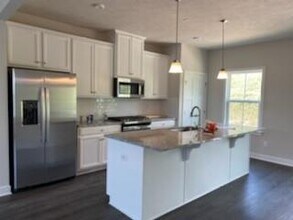 305 Spruce Ln in Canonsburg, PA - Building Photo - Building Photo