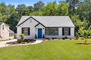 2427 St Patrick St SE in Atlanta, GA - Building Photo