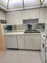2900 NW 47th Terrace, Unit 103 in Lauderdale Lakes, FL - Foto de edificio - Building Photo