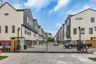 5310 Kindred St in Houston, TX - Building Photo