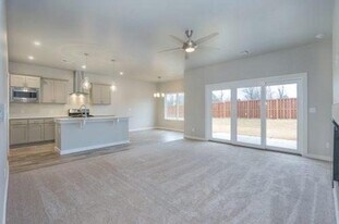 512 NW 179th Cir in Edmond, OK - Building Photo