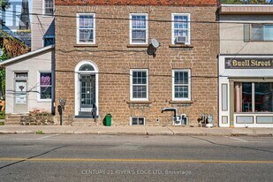 29 Buell St in Brockville, ON - Building Photo