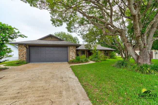 property at 2025 Willow Oak Dr