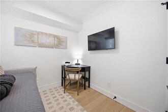 438 Markham St SW in Atlanta, GA - Foto de edificio - Building Photo