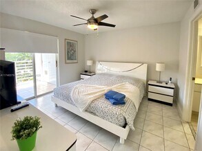 17801 N Bay Rd in Sunny Isles Beach, FL - Building Photo - Building Photo