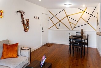 Room in Condo on Avenue A in Austin, TX - Foto de edificio - Building Photo