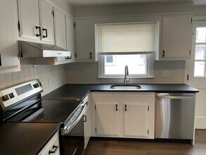 25 Central St in Marblehead, MA - Building Photo - Building Photo