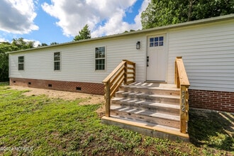 502 E Branch Dr in Newport, NC - Building Photo - Building Photo