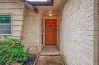 8334 Concho St in Houston, TX - Foto de edificio - Building Photo