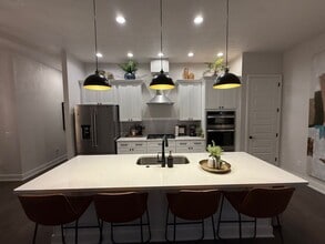 1016 NW 132nd Blvd in Newberry, FL - Building Photo - Building Photo