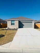 104 Perfect World Lp in Jarrell, TX - Building Photo