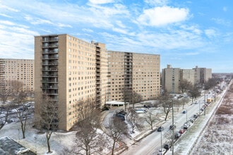 Winston Towers in Chicago, IL - Foto de edificio - Building Photo