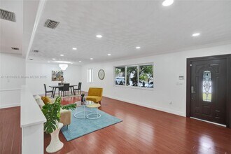 7360 SW 120th St in Pinecrest, FL - Building Photo - Building Photo