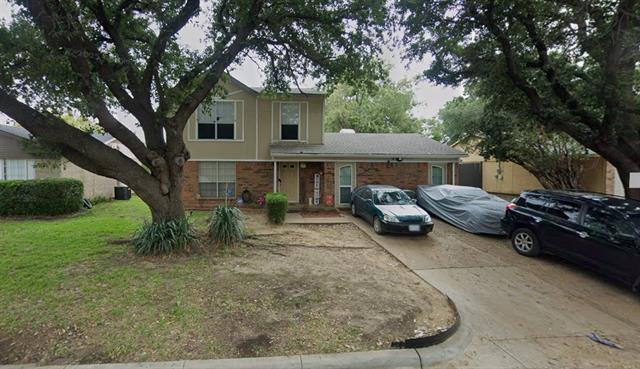 2204 Foxcroft Ln in Arlington, TX - Building Photo