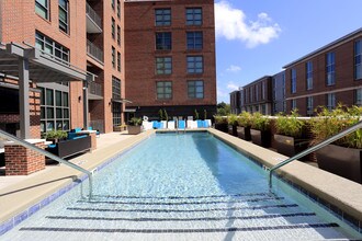 Sky Garden Apartments in Charleston, SC - Foto de edificio - Building Photo